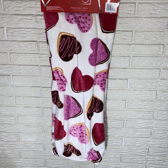 Deco Valentines Day Donut Heart Plush Throw Blanket Super Soft & Cozy 50x70 In - Picture 6 of 6